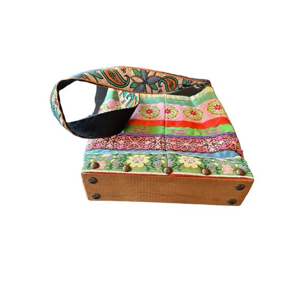 Handmade Embroidered Patchwork Shoulder Bag With Wooden Base And Paisley Interio - Picture 6 of 6